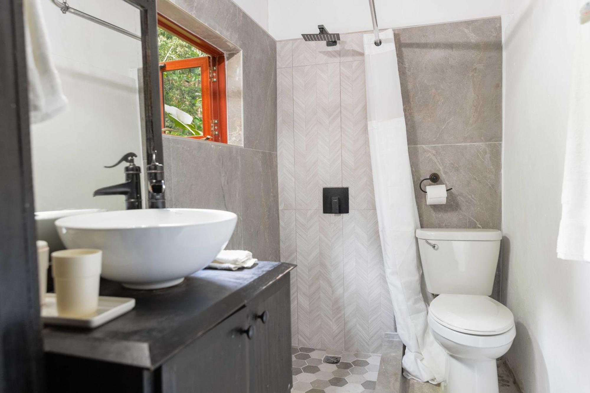 Serendipity Holistic Resort Spa キングストン エクステリア 写真