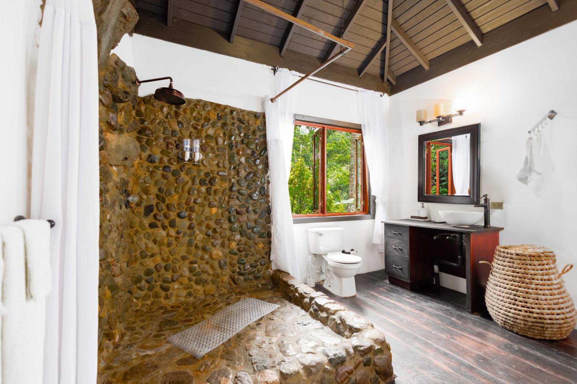 Serendipity Holistic Resort Spa キングストン エクステリア 写真